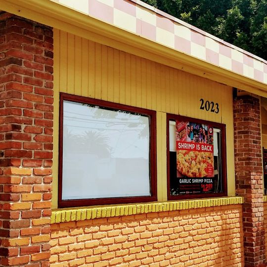 Shakey's Pizza Parlor