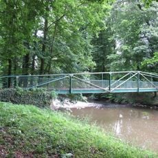 Lávka přes Doubravu v zámeckém parku Žleby