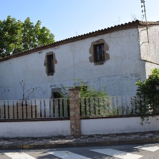 Masia al carrer Garbí