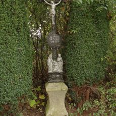 Kříž u rybníčku