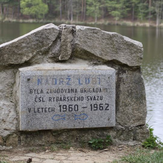 Pamětní deska nádrže Lubí