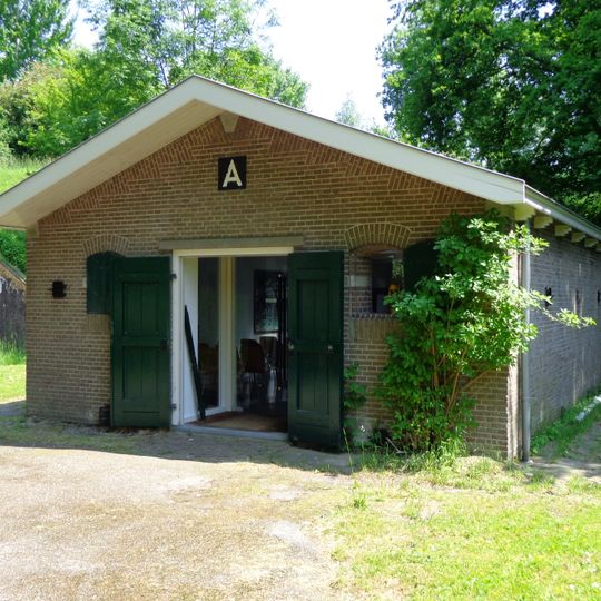 Fort bij Rijnauwen, kruithuis