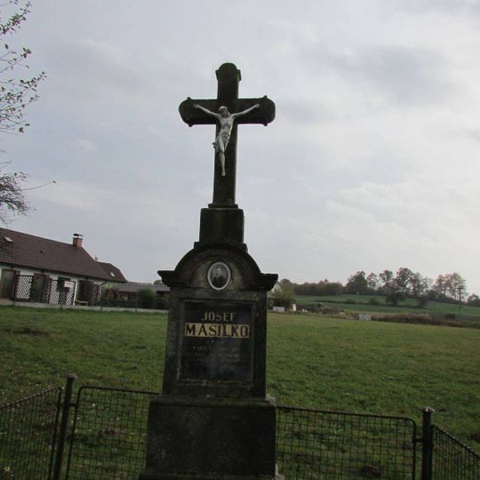 Kříž v jižní části Kojčice u čp.16