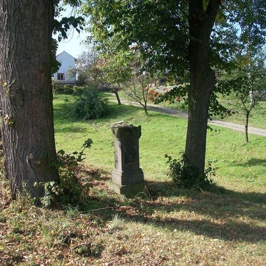 Kříž v Pastuchovicích u zatáčky