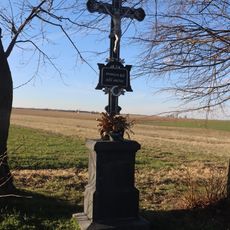 Kříž jižně od Lázi