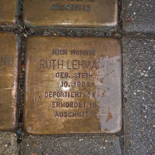 Stolperstein en memoria de Ruth Lehmann