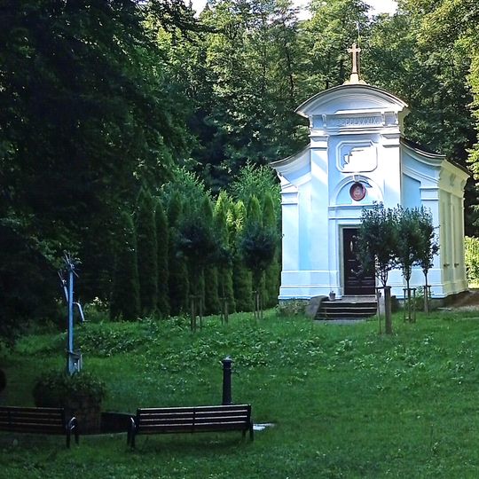 Moderní socha Panny Marie sedmibolestné