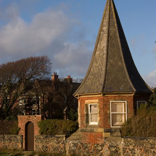 Summerhouse In South Boundary Wall Of Garden Of Fairlawn