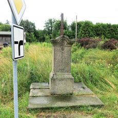 Kříž u potoka poblíž domu 12 ve Starých Křečanech