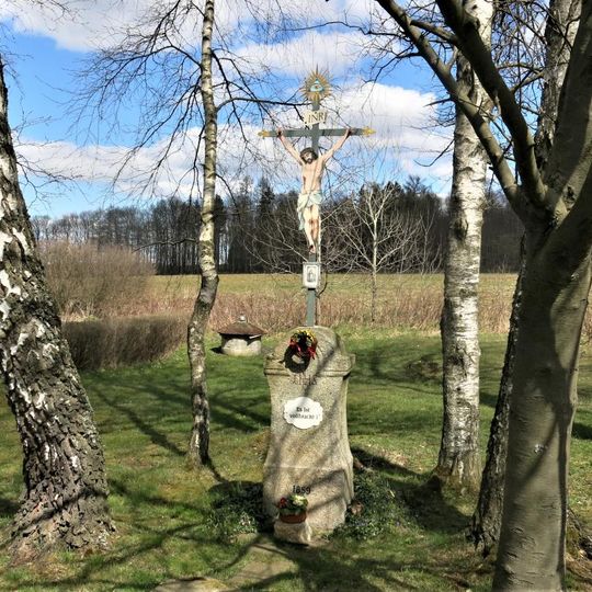 Kříž naproti domu 244 v Lipové