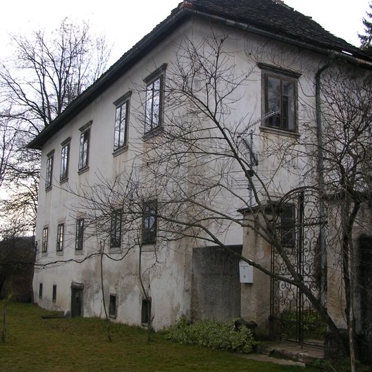 Podsmreka Castle