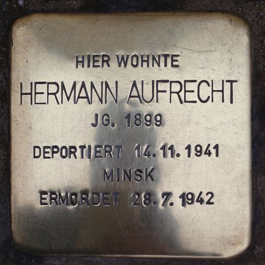 Stolperstein en memoria de Hermann Aufrecht