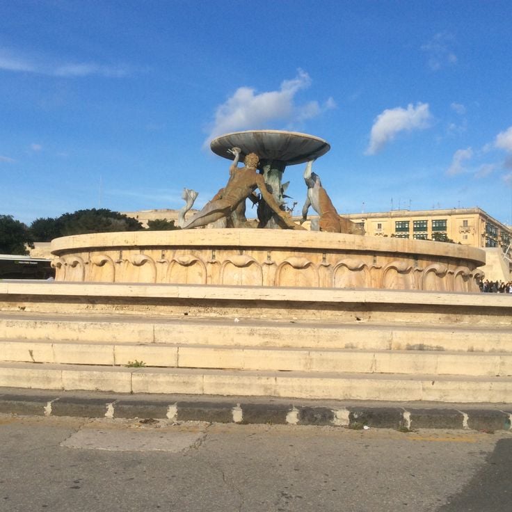 Fontana del Tritone