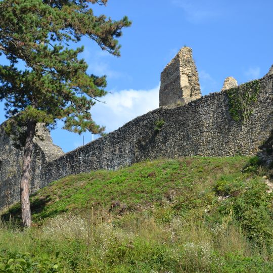 Hrad Divín, Divínsky hrad, múr hradbový