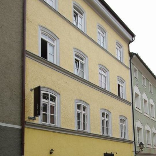 Wohn- und Geschäftshaus