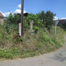 Kříž v Srbech u parku