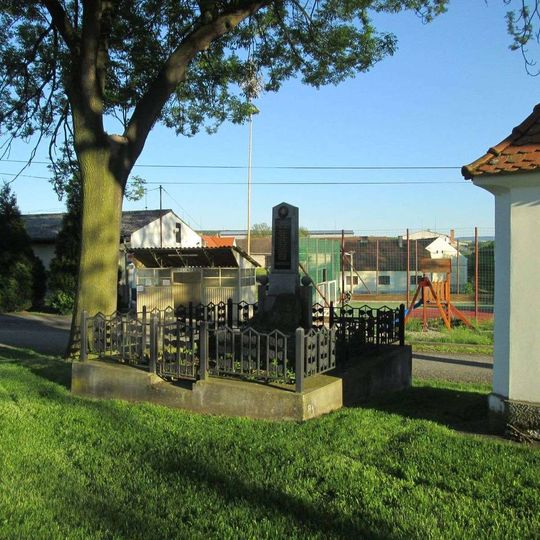 Pomník padlým v Hlincích