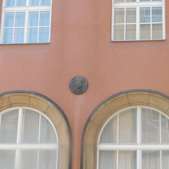 Pamětní deska F. L. Gahury na radnici ve Zlíně