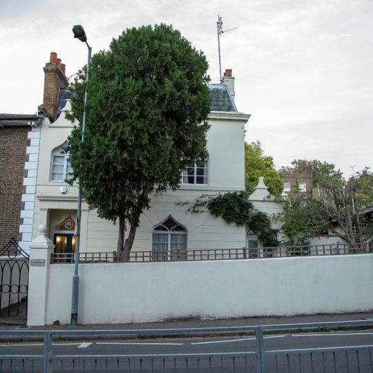 Gate Posts To Number 83