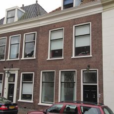 Pand met verdieping en schilddak