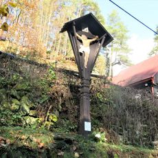 Kříž u domu 75 ve Studeném