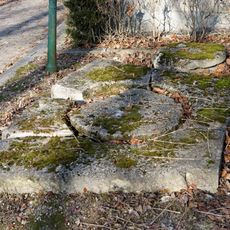 Grave of Unidentified 5