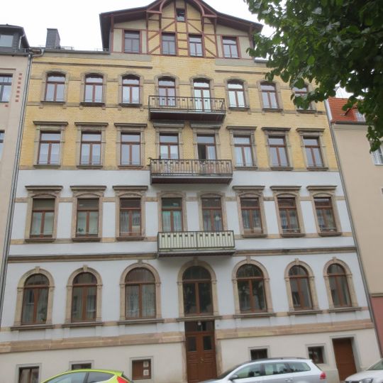 Mietshaus in geschlossener Bebauung Agricolastraße 28