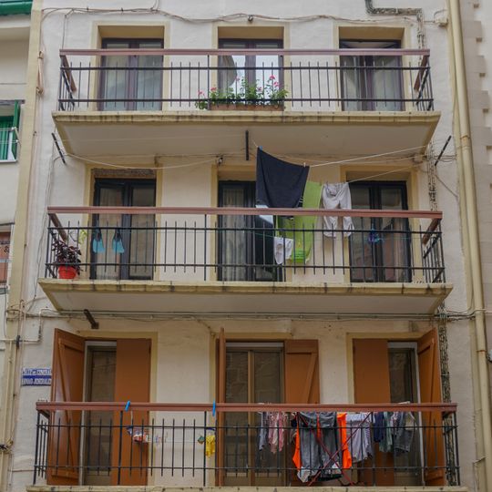 Casa Menditxo Enparantza 4 / Arnao Generalaren 3