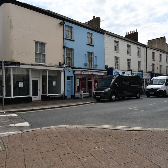 2-5, Wellington Street