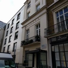 1, Halkin Place Sw1