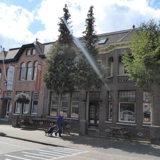 Hoofdstraat-Pastoor Gillisstraat, Rijen