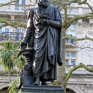 Statue of William Tyndale