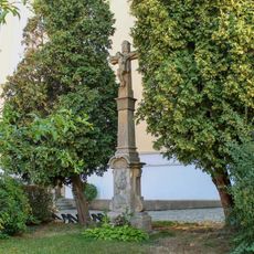 Kříž v Zábřehu vedle kostela svatého Bartoloměje