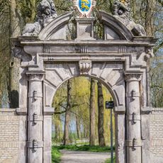 Martenastate, toegangspoorten