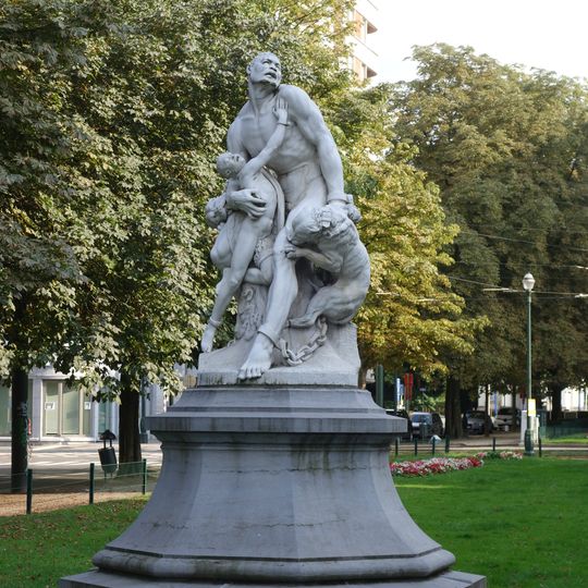 Negro marrons surprised by dogs