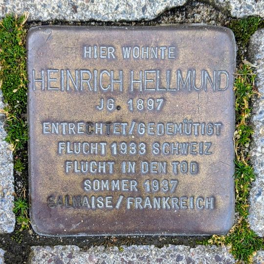 Stolperstein en memoria de Heinrich Hellmund