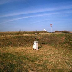 Kříž u křižovatky nedaleko Otěšic