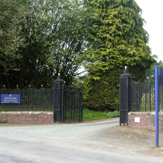 Gate Piers, Gates And Railings Immediately To South Of Bedstone Court Lodge