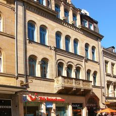 Wohn- und Geschäftshaus