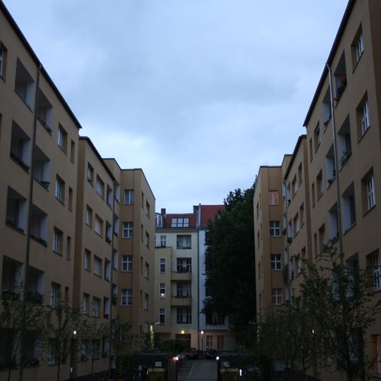 Wohnanlage Agricolastraße 13-15 und Tile-Wardenberg-Straße 16-18