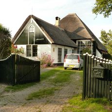 Boerderij, ten oosten van de schilderweg