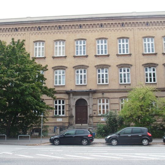 Abendschule vor dem Holstentor