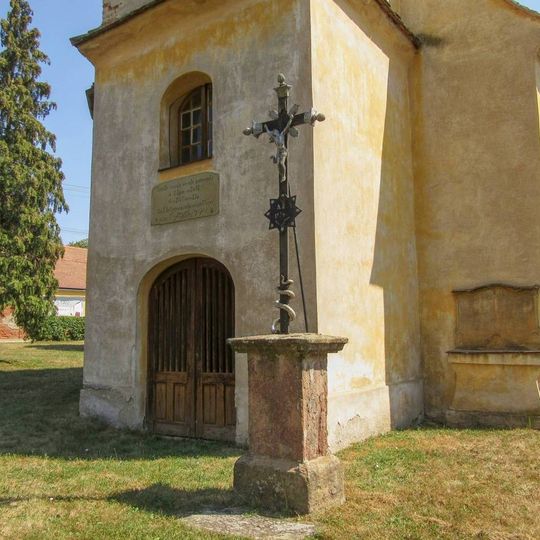 Kříž v Ivančicích v Kounickém Předměstí před kaplí