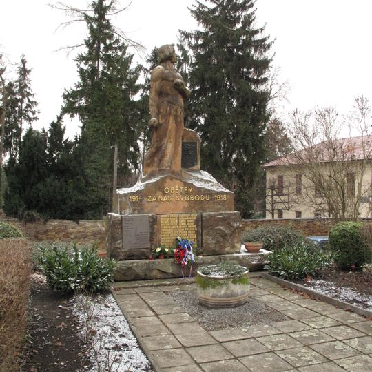 Pomník padlým v Lázních Toušeň