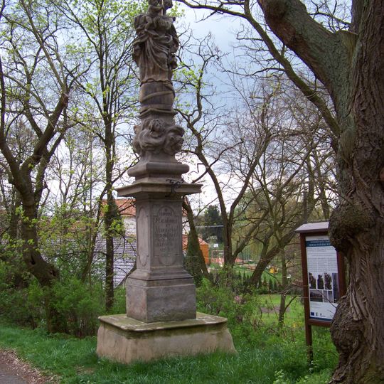 Protected statues in Tuklaty