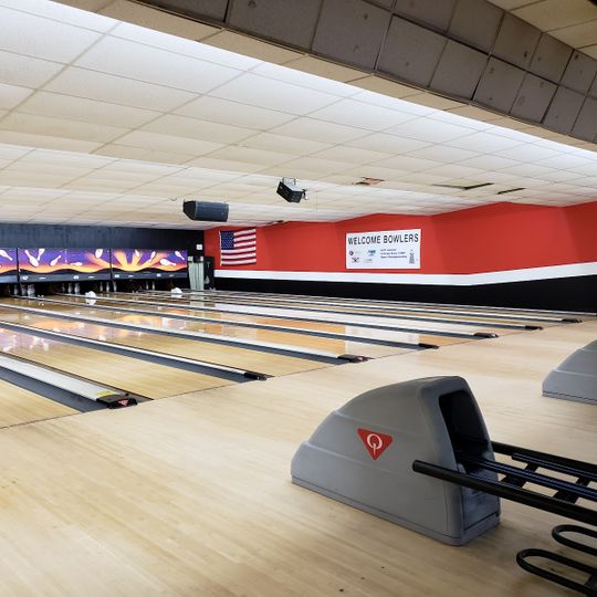 Bowlero Savannah
