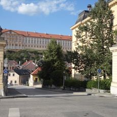 Zwei Torpfeiler, Melk