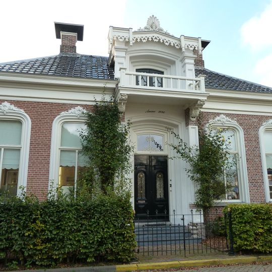 Rentenierswoning in ambachtelijk-traditionele stijl