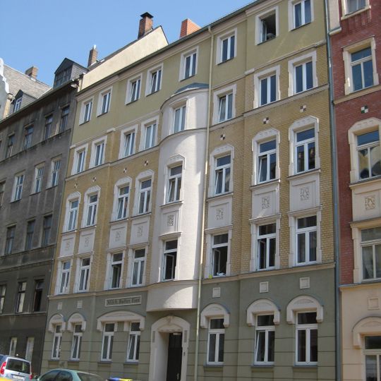 Mietshaus in geschlossener Bebauung Wittenberger Straße 1