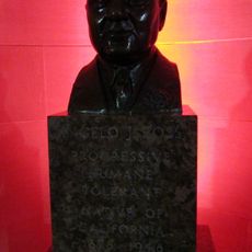 Borstbeeld, gedenkteken, kunstwerk